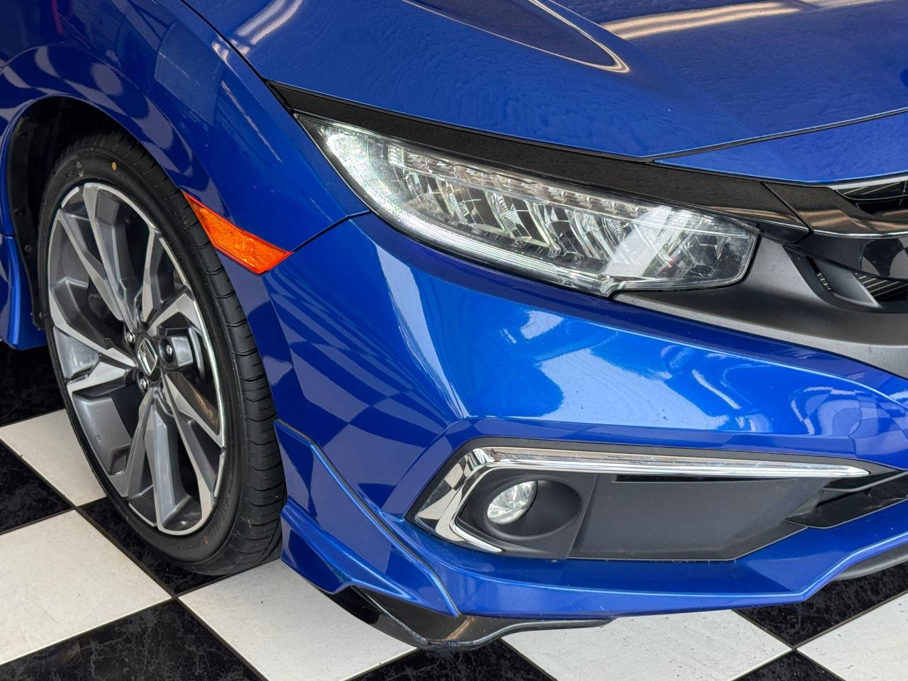 2019 Honda Civic Touring+New Tires+Brakes+Roof+LKA+CLEAN CARFAX Photo38