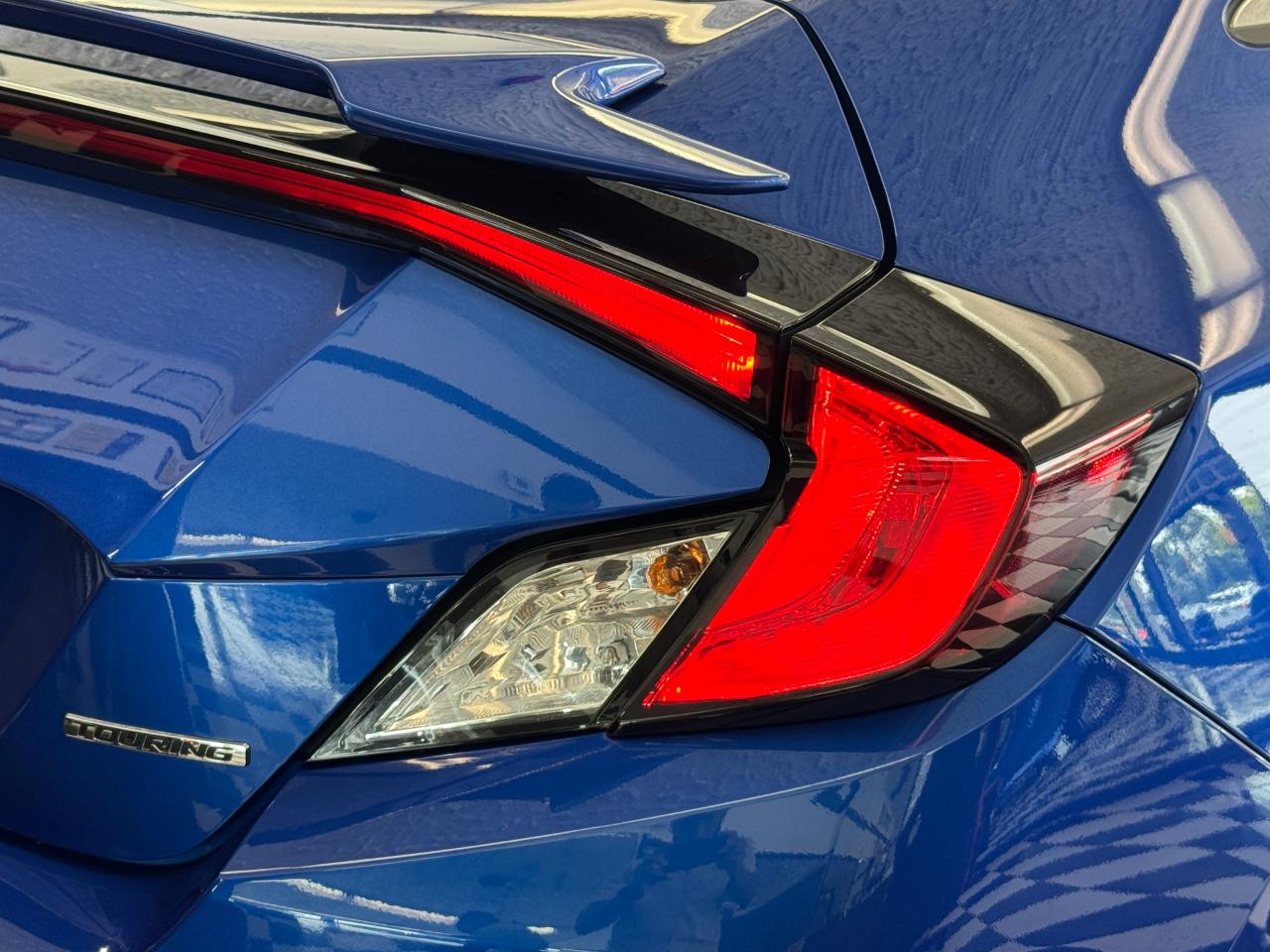 2019 Honda Civic Touring+New Tires+Brakes+Roof+LKA+CLEAN CARFAX Photo61