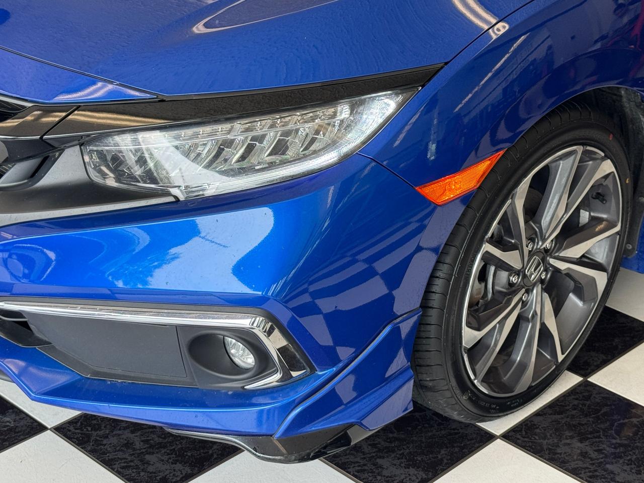 2019 Honda Civic Touring+New Tires+Brakes+Roof+LKA+CLEAN CARFAX Photo39