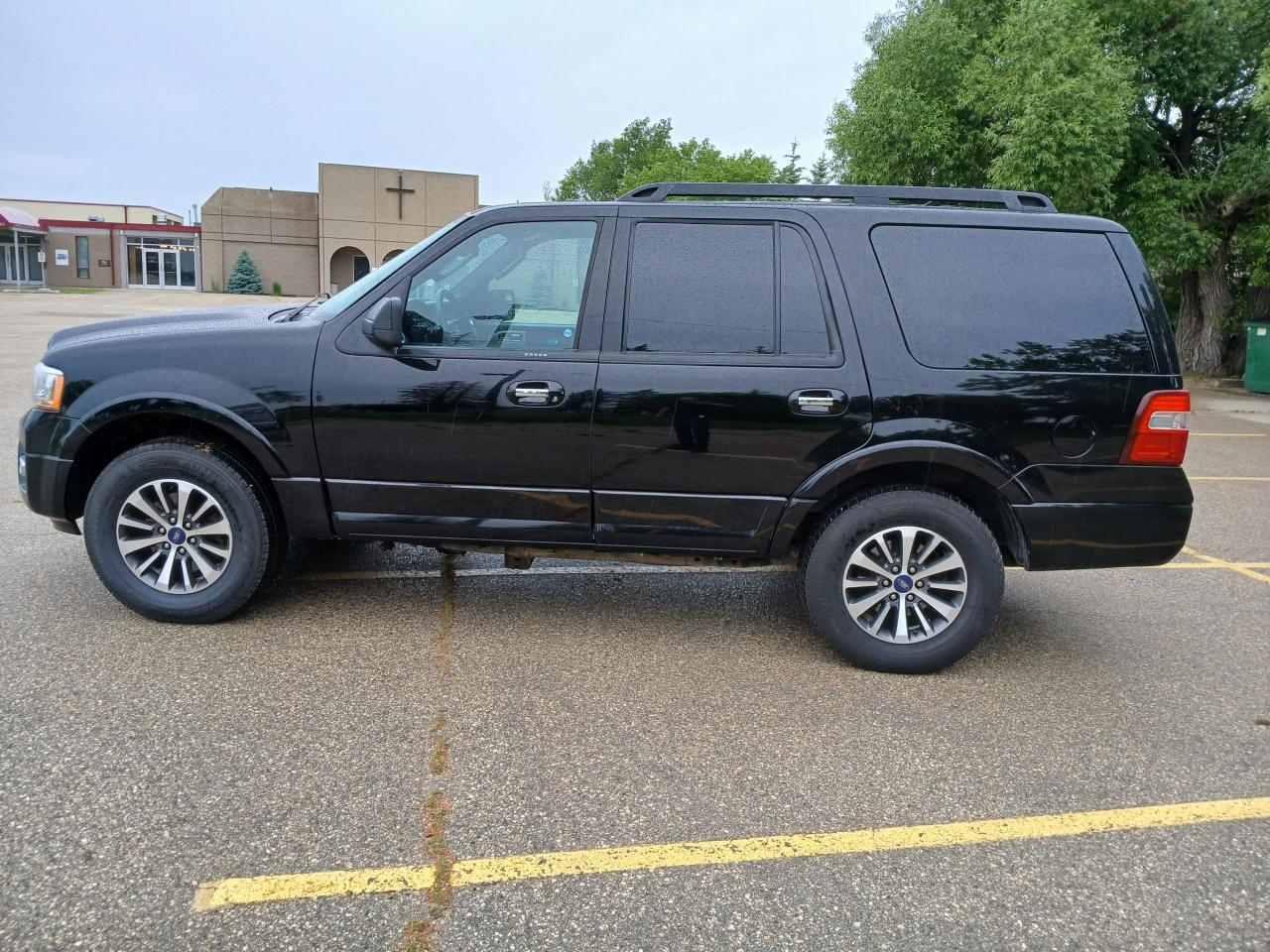 2017 Ford Expedition XLT - Photo #8