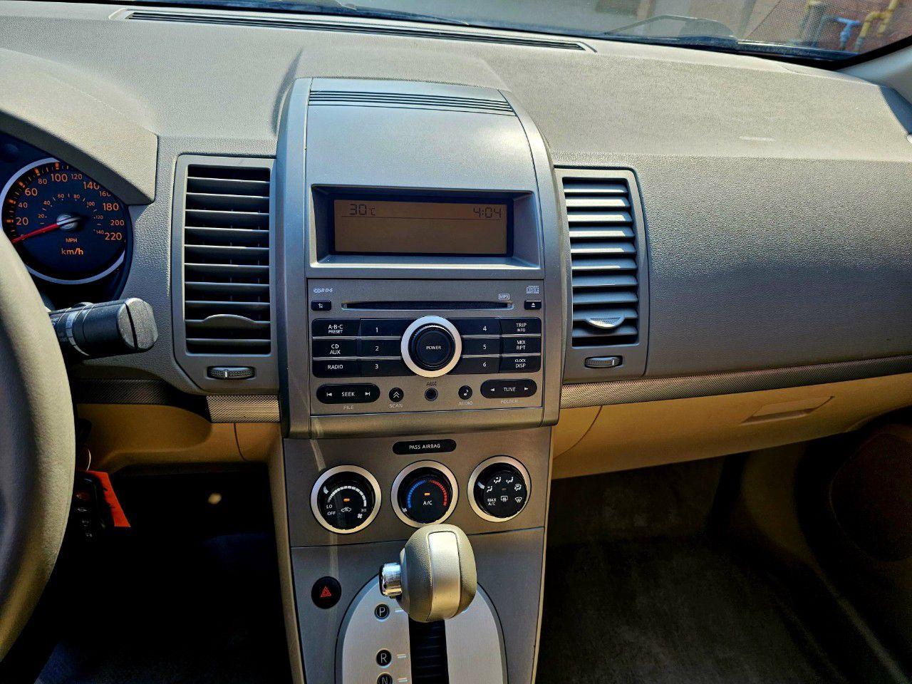 2009 Nissan Sentra 4dr Sdn I4 CVT 2.0 S *Ltd Avail* - Photo #11
