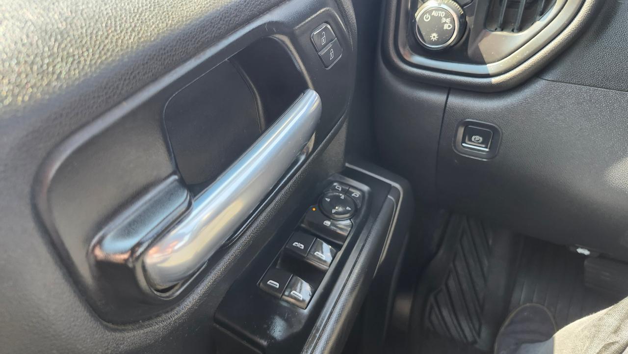 2022 Chevrolet Silverado 1500 4x4 Custom Trail Boss Z71 BU Cam, Tow Package - Photo #23