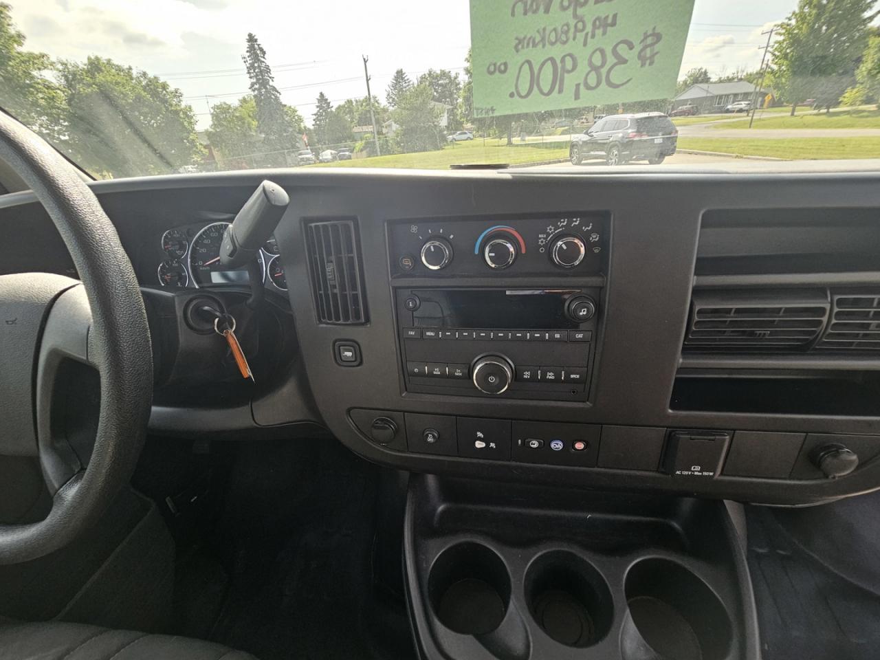 2022 Chevrolet Express 2500 Cargo 4.3L V6, RWD, A/C - Photo #14