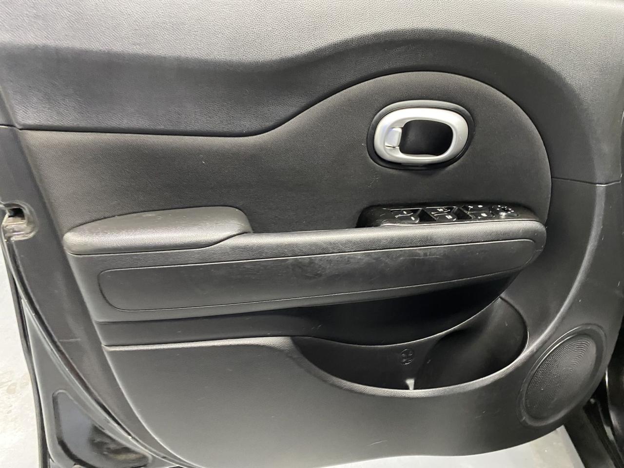 2014 Kia Soul LX - Photo #11