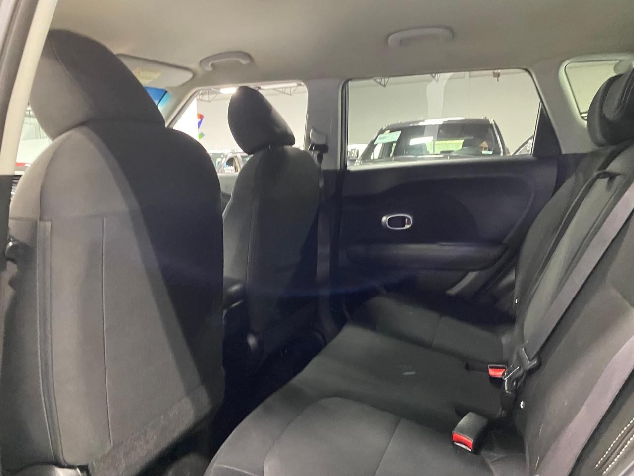2014 Kia Soul LX - Photo #14