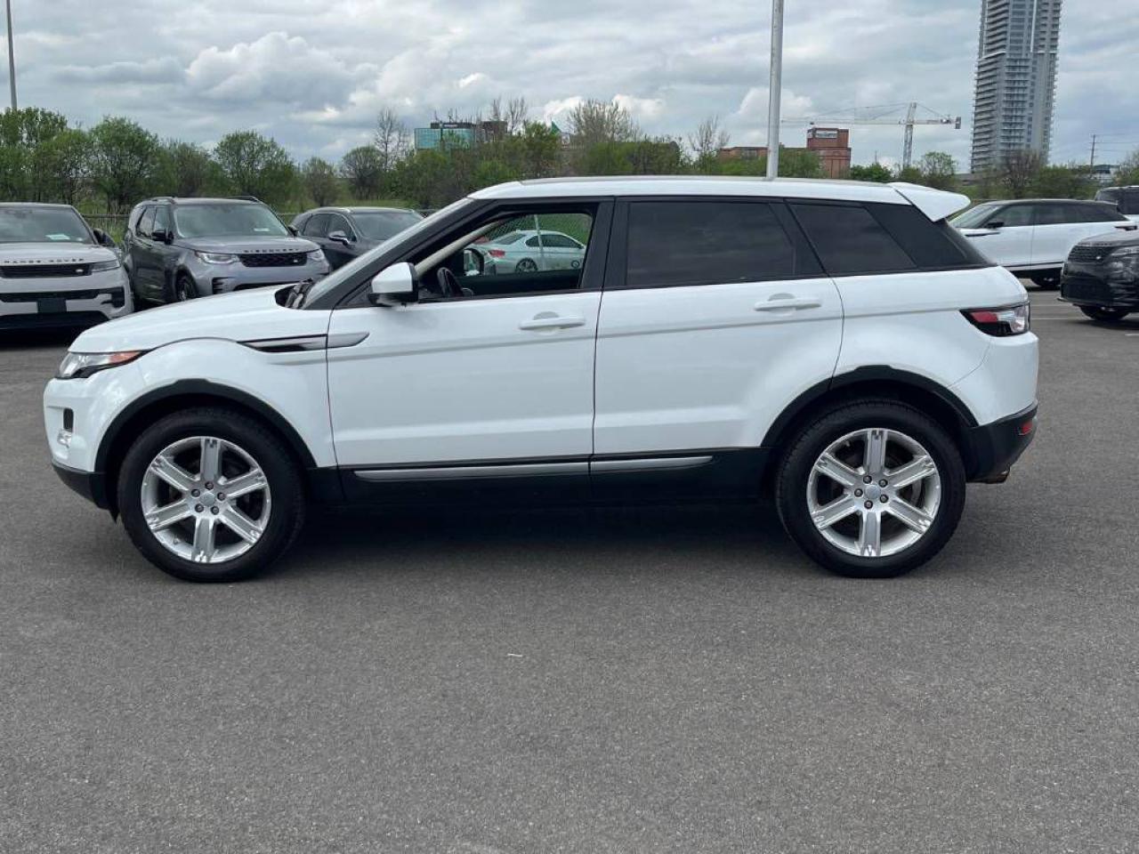 2015 Land Rover Evoque Pure Plus 5-Door - Photo #5