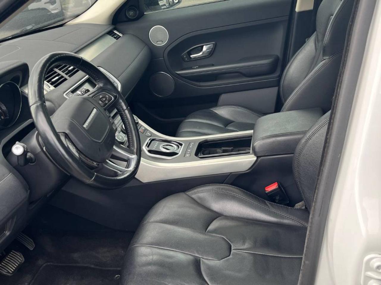 2015 Land Rover Evoque Pure Plus 5-Door - Photo #7