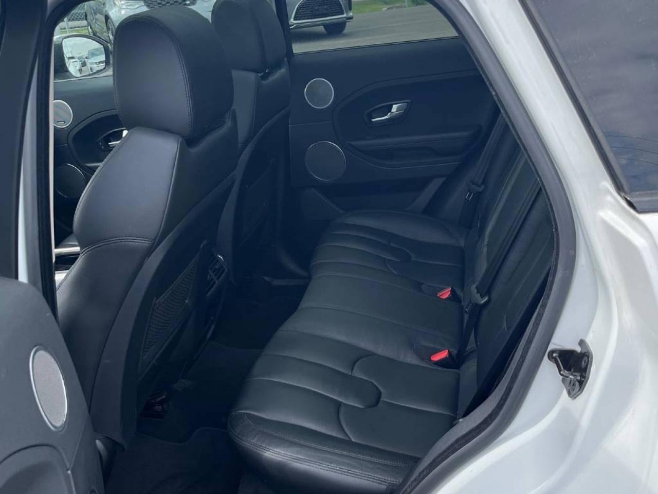 2015 Land Rover Evoque Pure Plus 5-Door - Photo #9