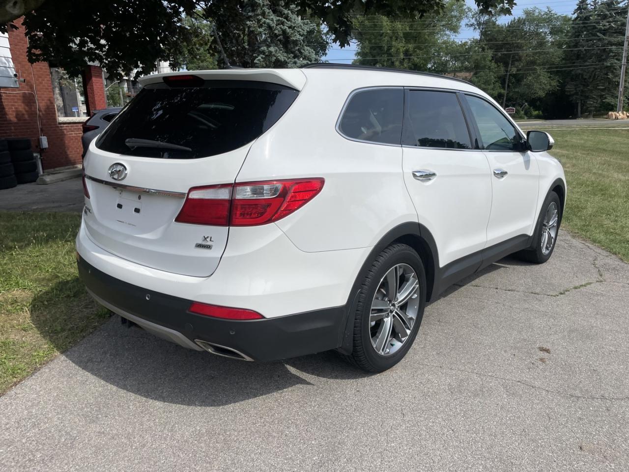 2015 Hyundai Santa Fe XL Limited - Photo #6
