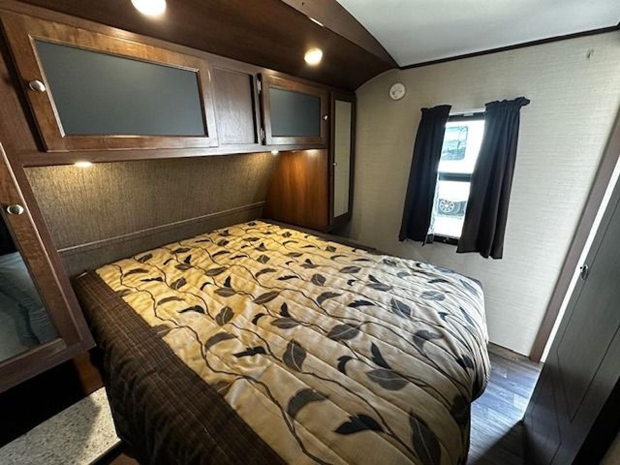 2017 Keystone RV Bullet Premier 26RBPR 