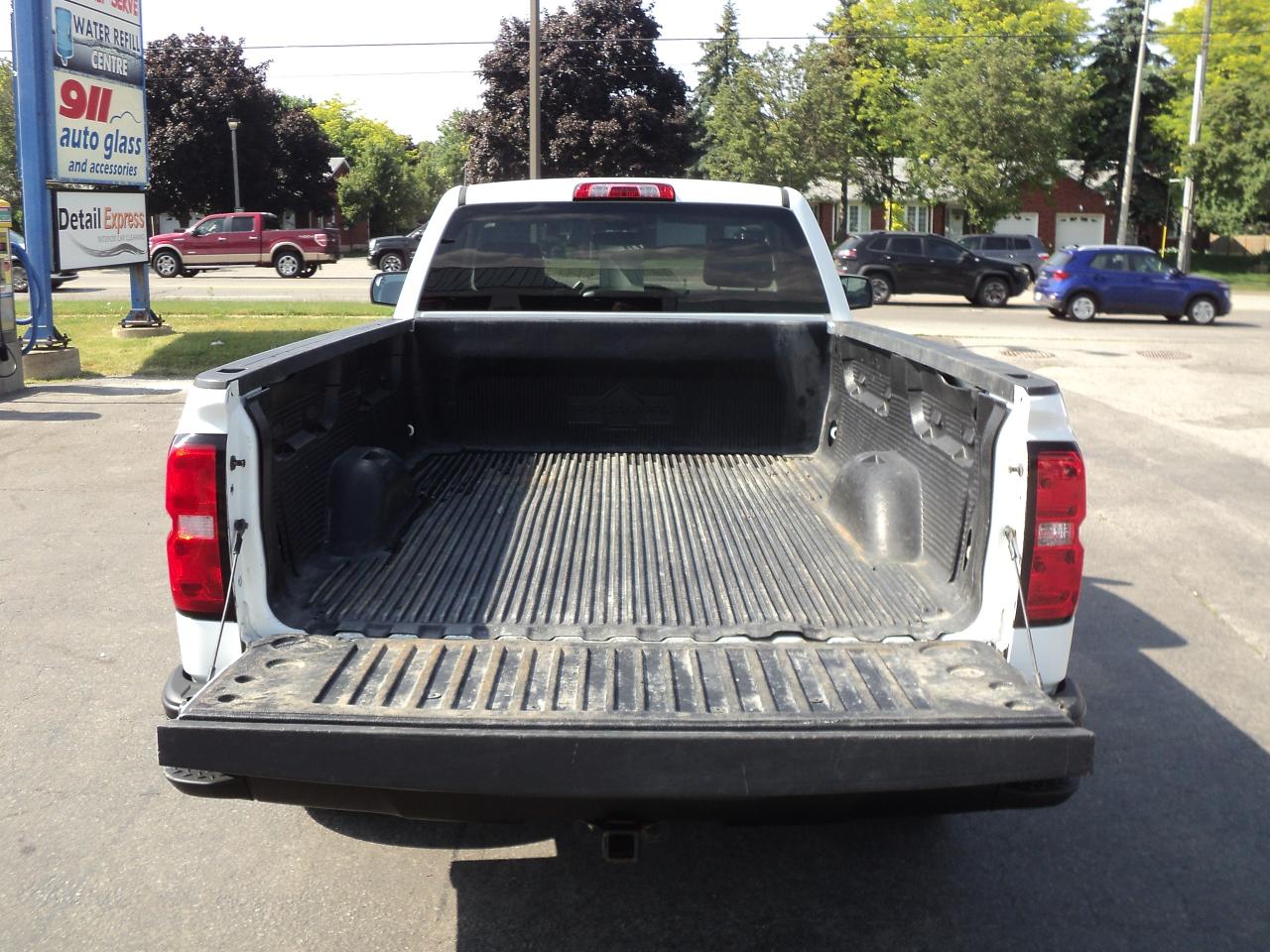 2018 Chevrolet Silverado 1500 LS  RegCab 4WD  4.3L6cylGas 8ftBox BackUpCam - Photo #9