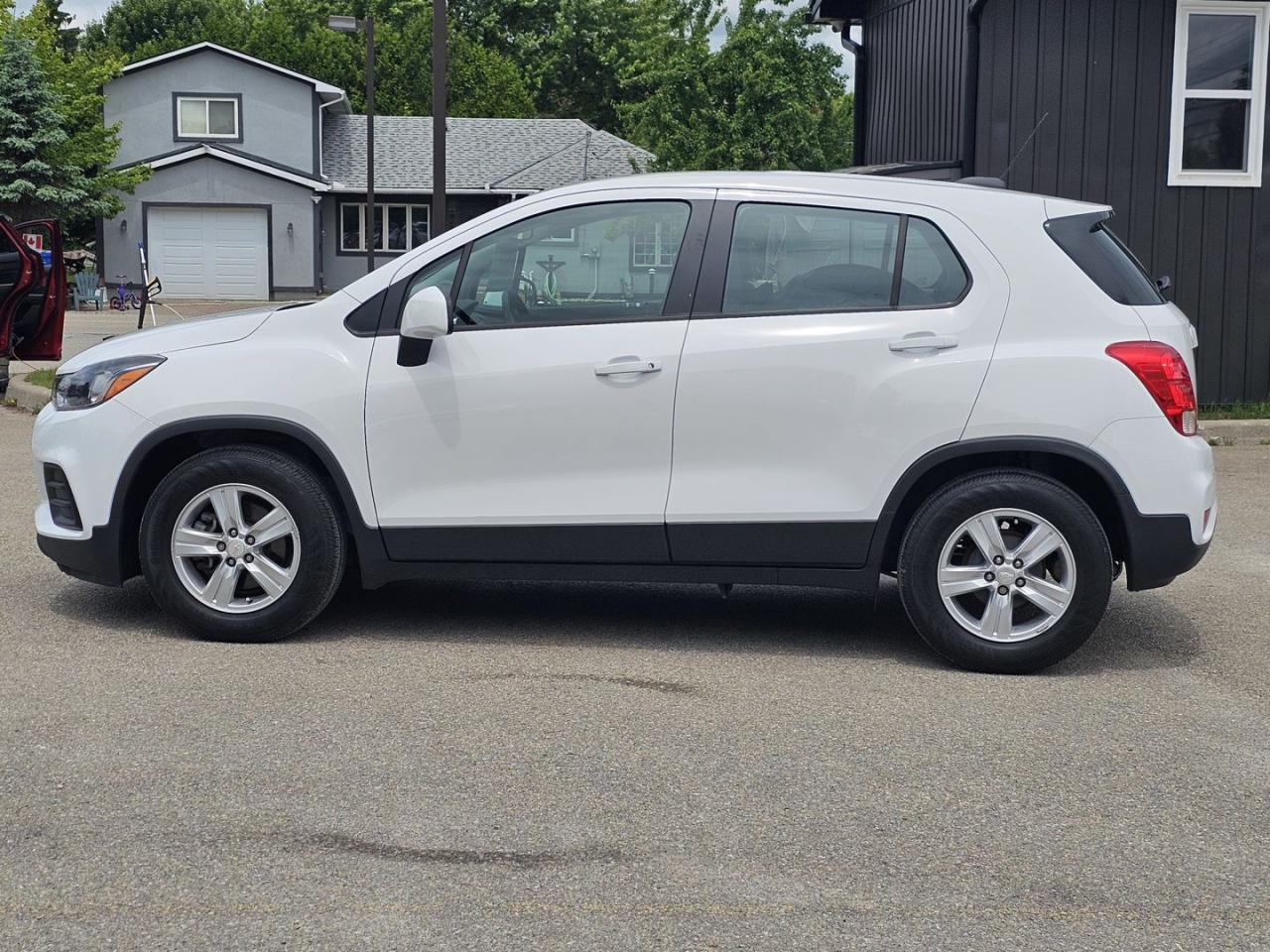 2019 Chevrolet Trax LS FWD , Set of Snow Tires - Photo #9