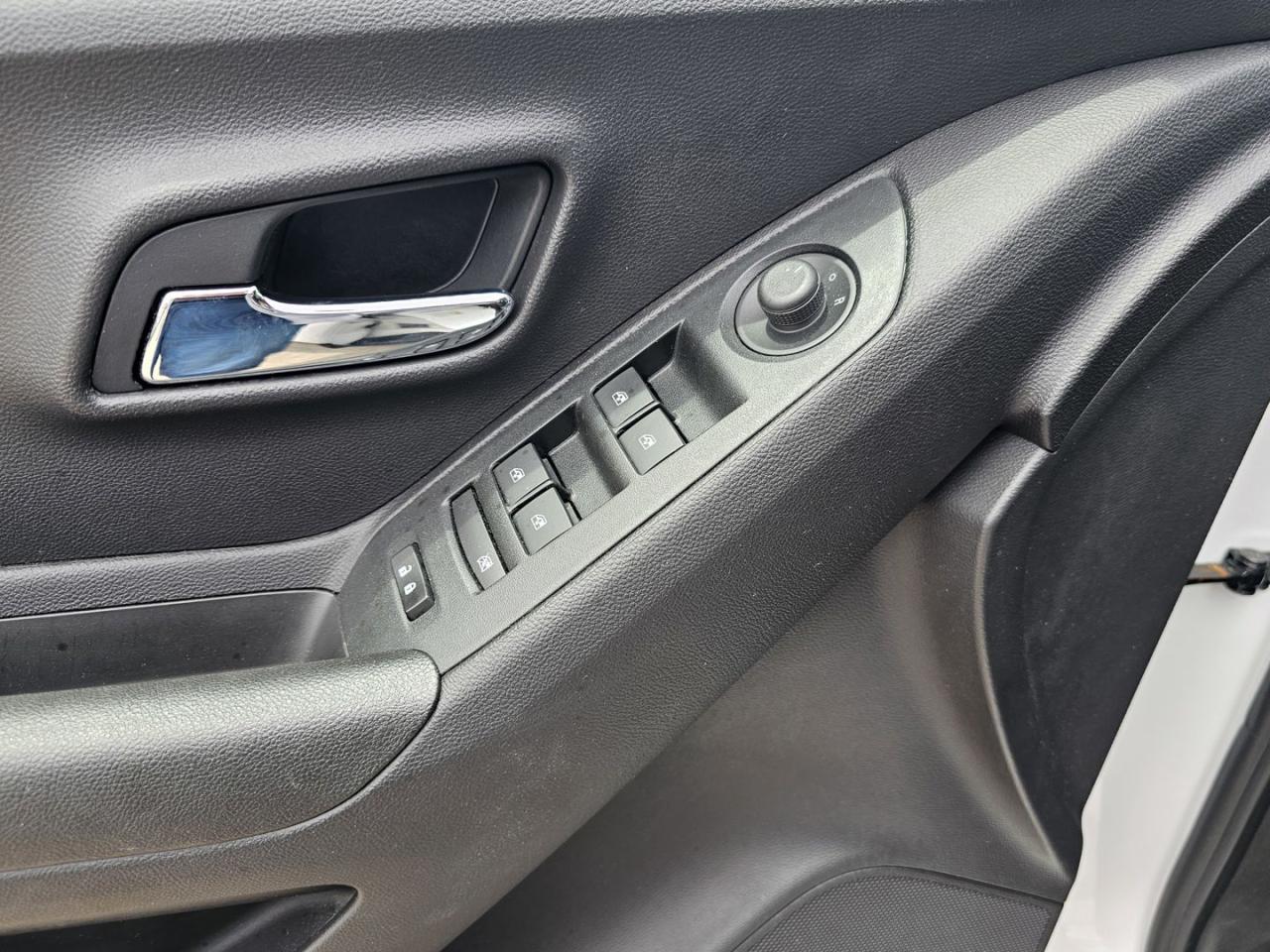 2019 Chevrolet Trax LS FWD , Set of Snow Tires - Photo #11