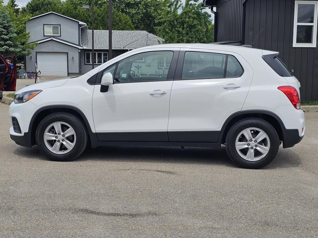 2019 Chevrolet Trax LS FWD , Set of Snow Tires - Photo #10