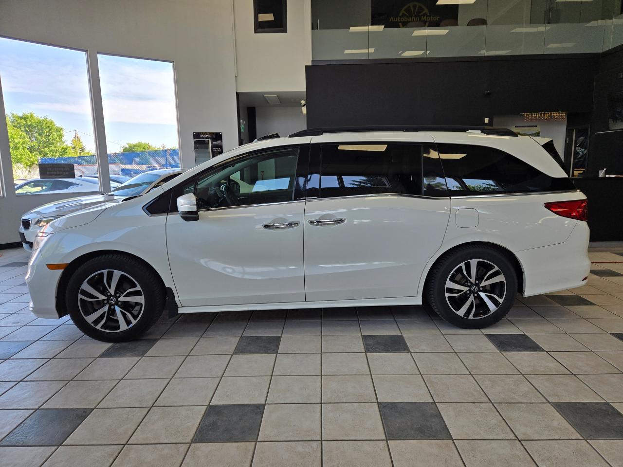 2019 Honda Odyssey Touring | ALL CREDIT ACCEPTED!! - Photo #4