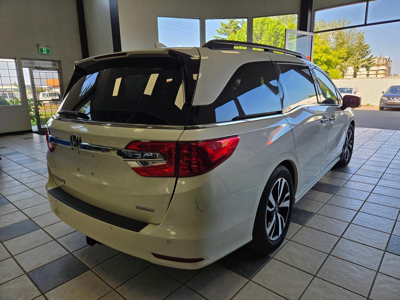 2019 Honda Odyssey Touring | ALL CREDIT ACCEPTED!! - Photo #7