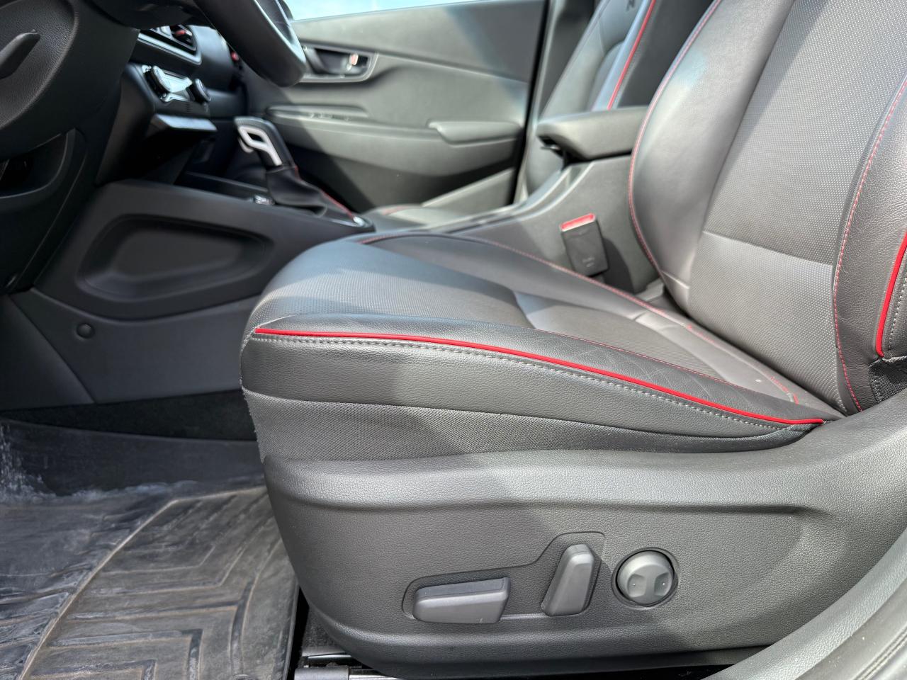 2022 Hyundai KONA 1.6T N Line w/Ultimate Package HUD! Leather and Sunroof! Photo