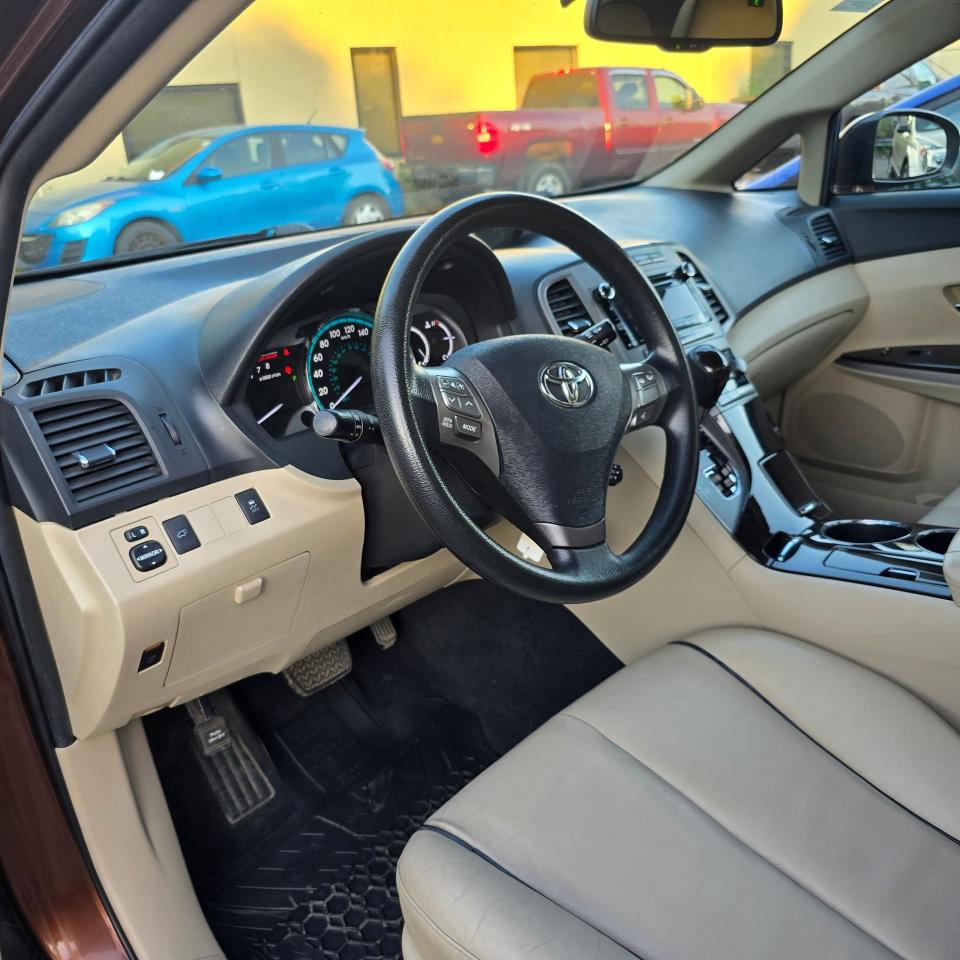 2011 Toyota Venza  - Photo #8