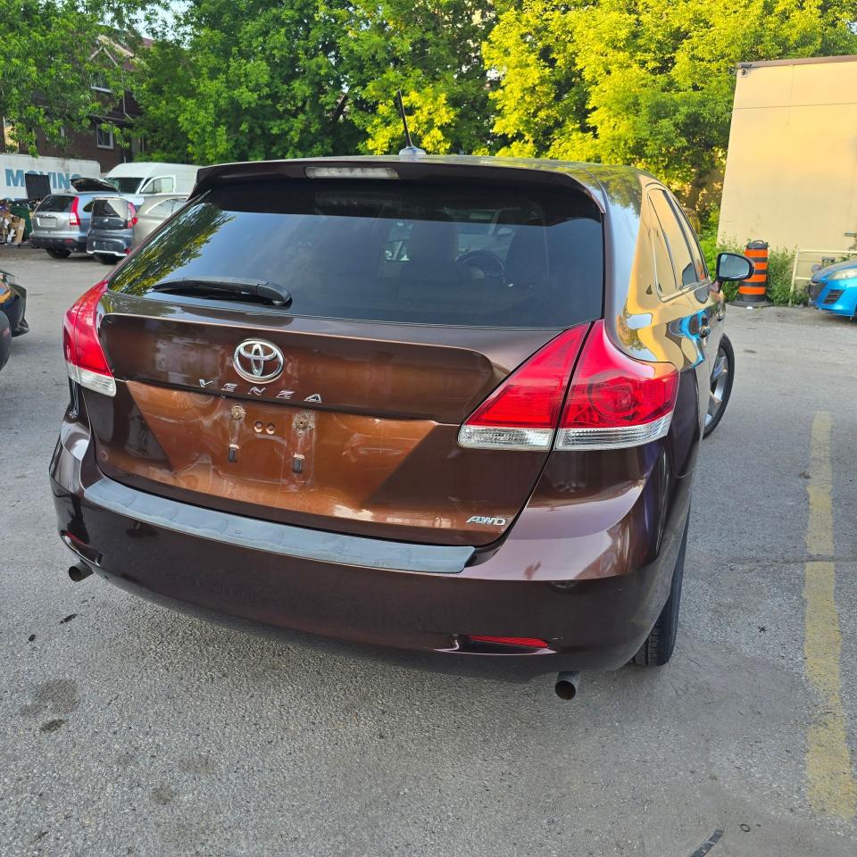 2011 Toyota Venza  - Photo #4