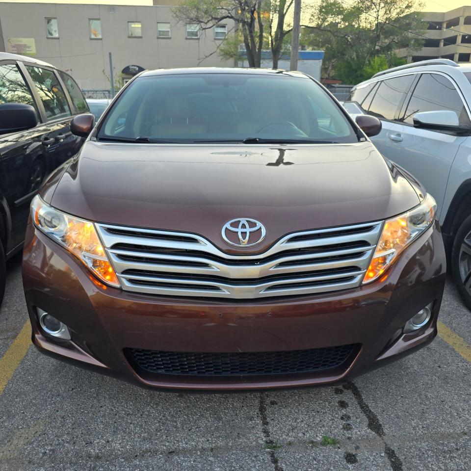 2011 Toyota Venza  - Photo #2