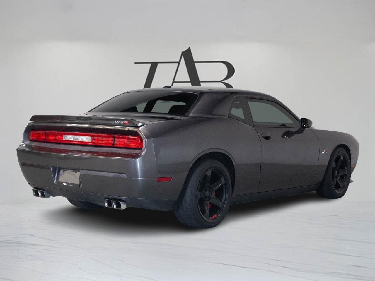 2014 Dodge Challenger SRT8 | 20" RIM | MANUAL HEATED SEATS | BREMBO Photo3