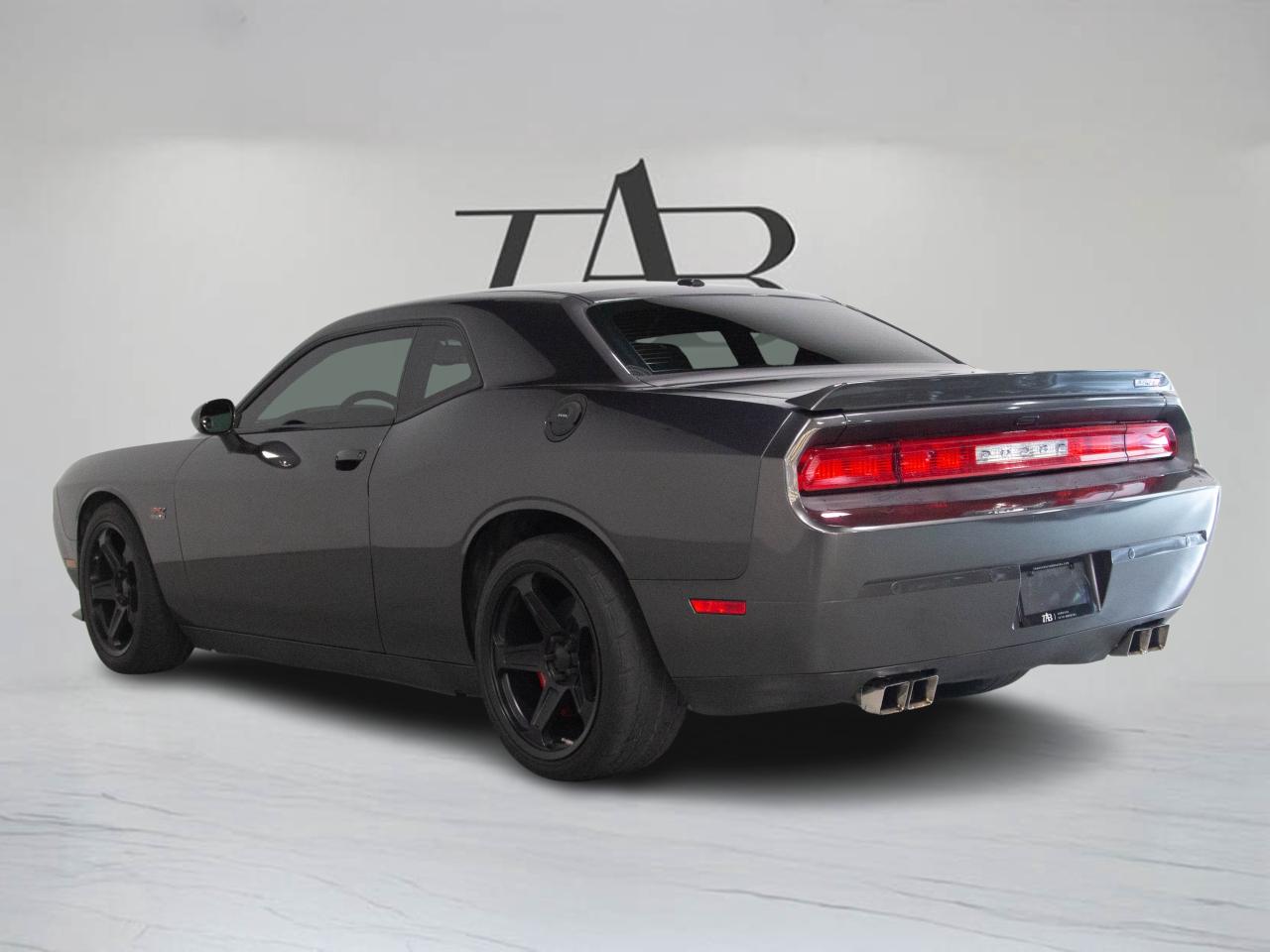 2014 Dodge Challenger SRT8 | 20" RIM | MANUAL HEATED SEATS | BREMBO Photo4