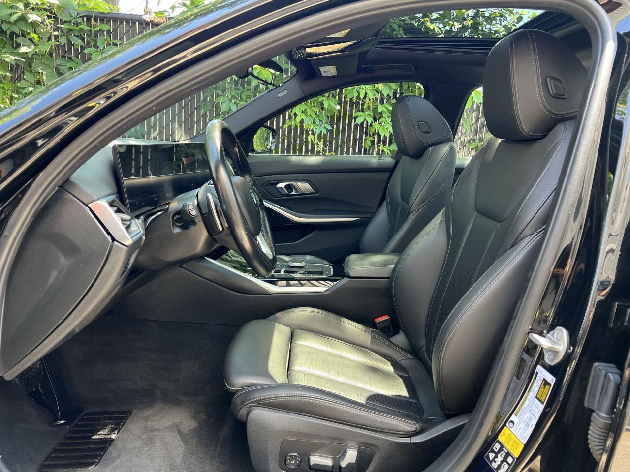 2023 BMW 3 Series 330I AWD| TURBO| HTD LEATHER| SUNROOF| CARPLAY|NAV Photo