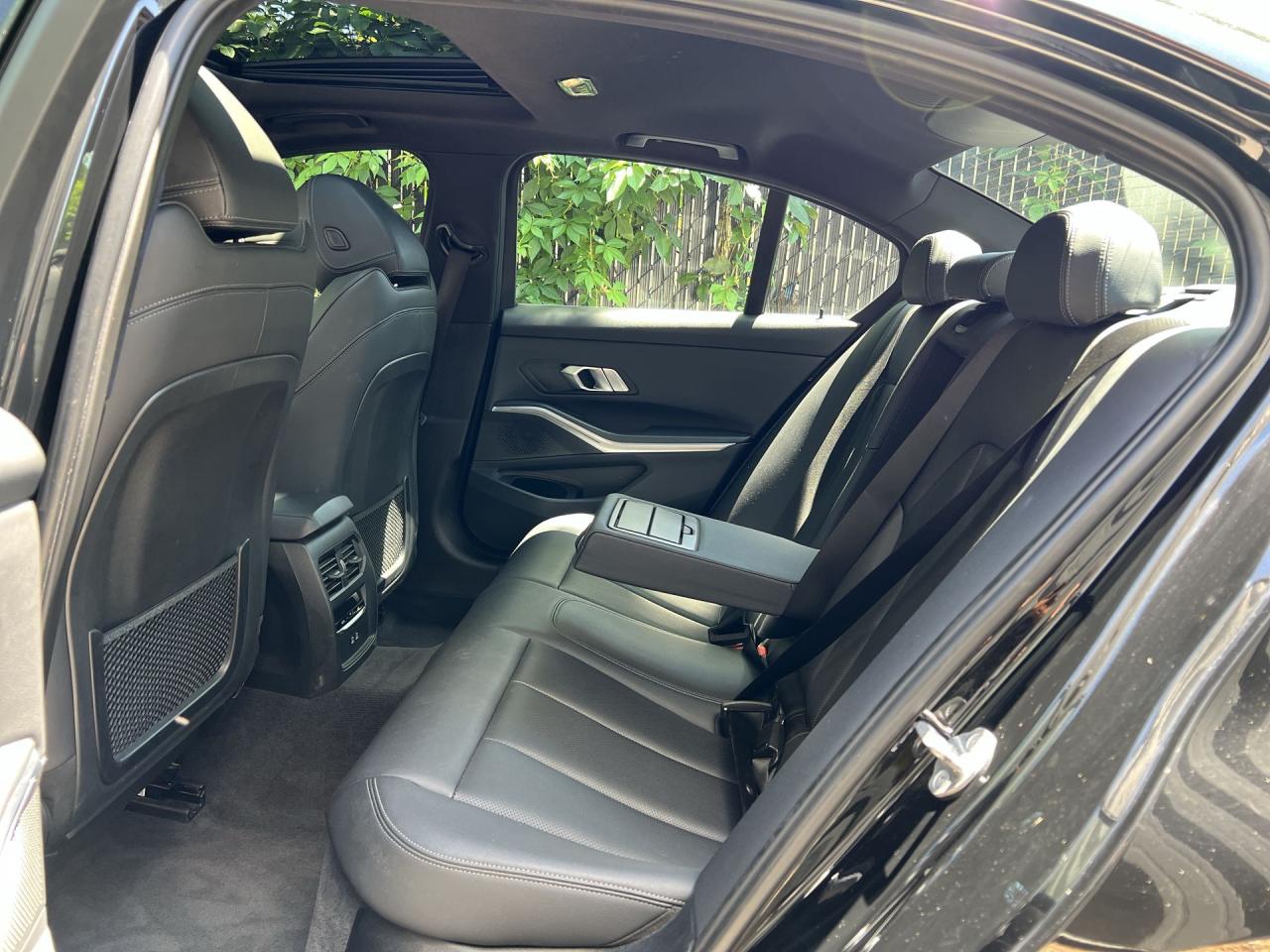 2023 BMW 3 Series 330I AWD| TURBO| HTD LEATHER| SUNROOF| CARPLAY|NAV Photo