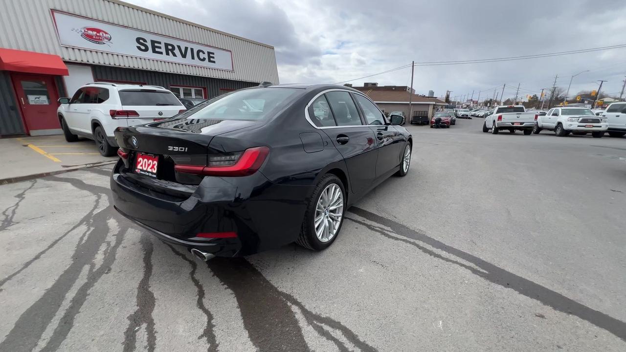 2023 BMW 3 Series 330I AWD| TURBO| HTD LEATHER| SUNROOF| CARPLAY|NAV Photo
