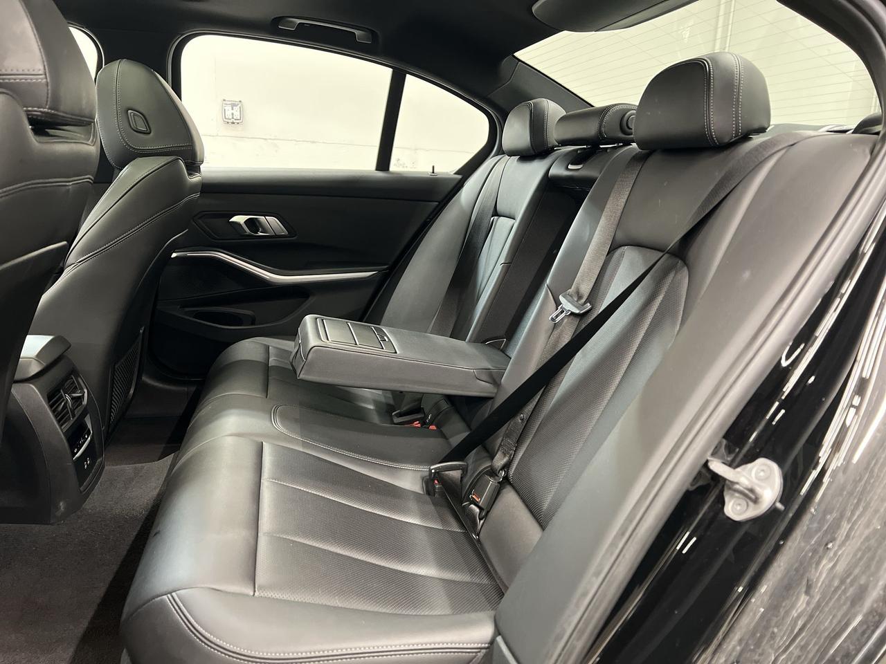 2023 BMW 3 Series 330I AWD| TURBO| HTD LEATHER| SUNROOF| CARPLAY|NAV Photo