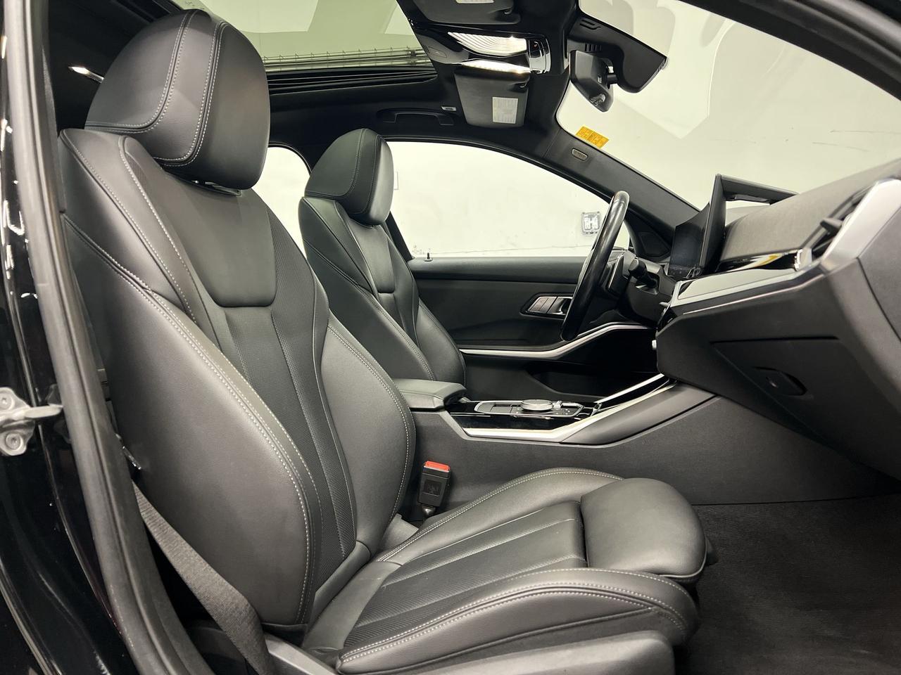 2023 BMW 3 Series 330I AWD| TURBO| HTD LEATHER| SUNROOF| CARPLAY|NAV Photo