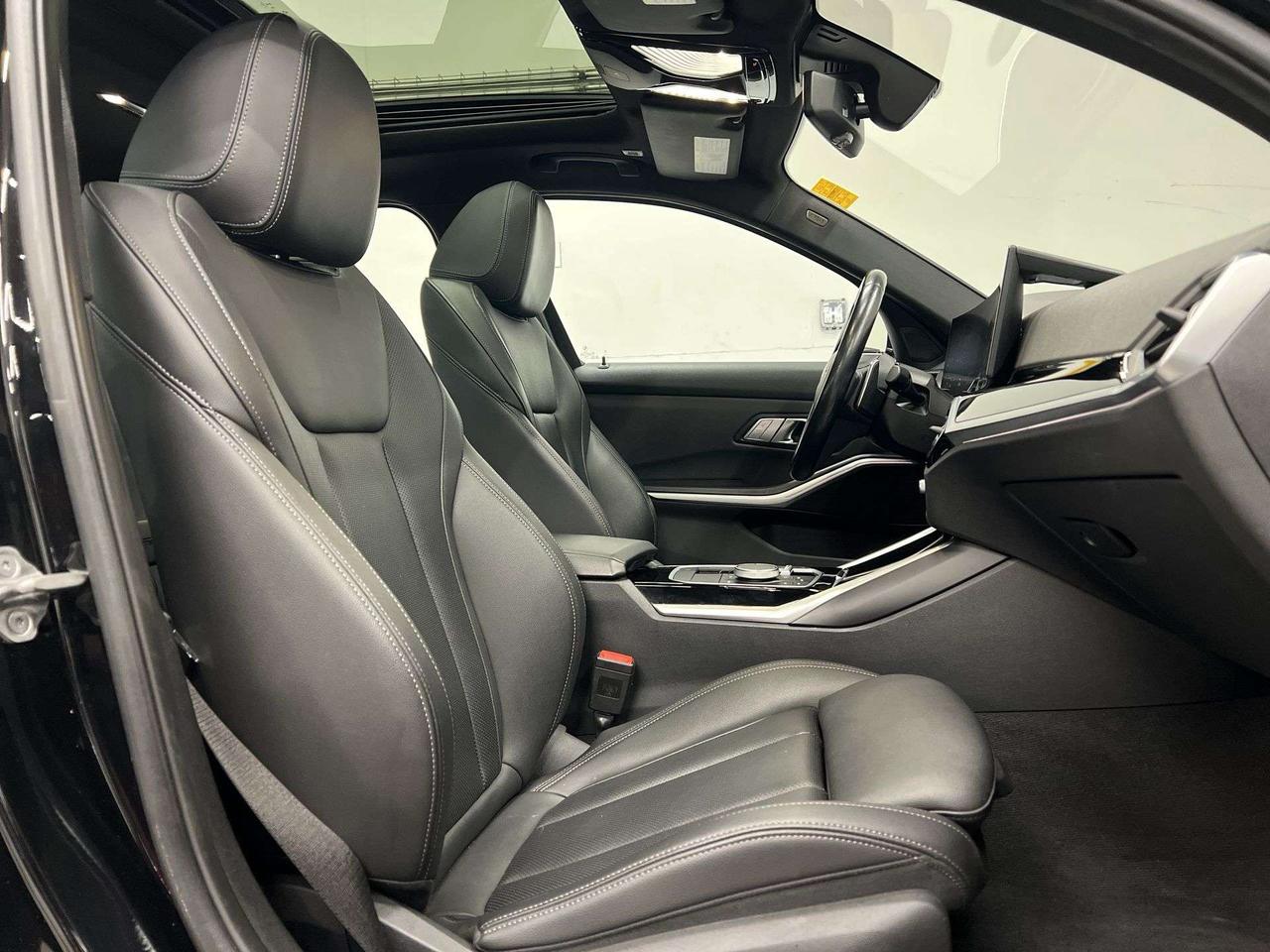 2023 BMW 3 Series 330I AWD| TURBO| HTD LEATHER| SUNROOF| CARPLAY|NAV Photo