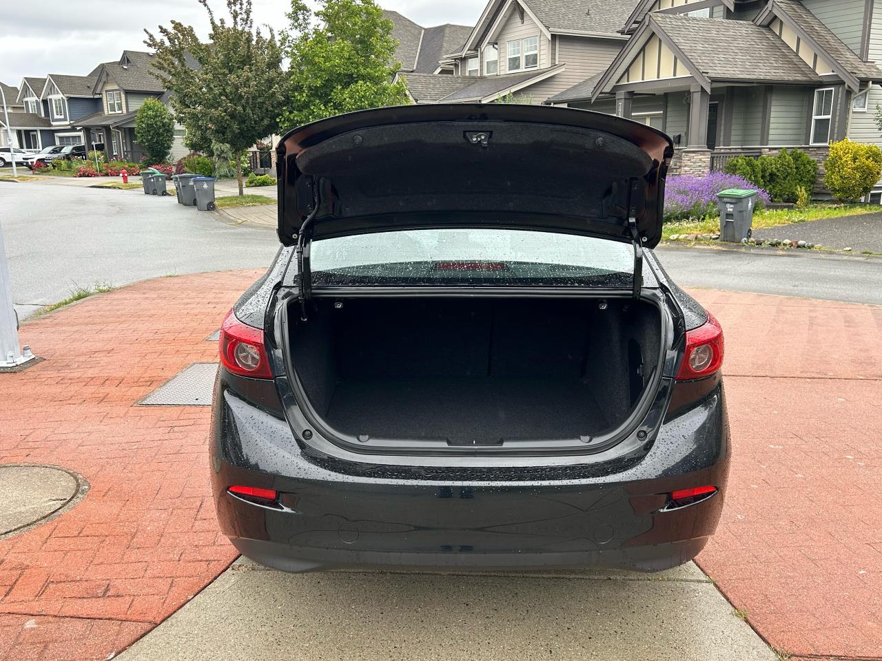 2015 Mazda MAZDA3 GT - Photo #8