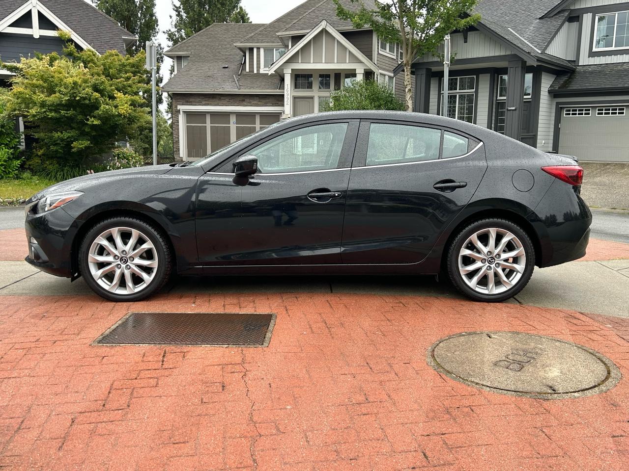 2015 Mazda MAZDA3 GT - Photo #2