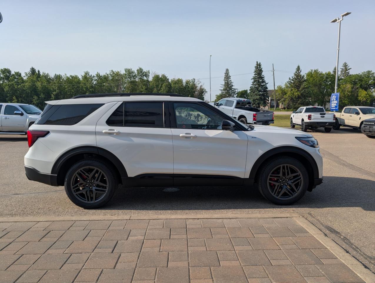 2025 Ford Explorer ST-Line Photo5
