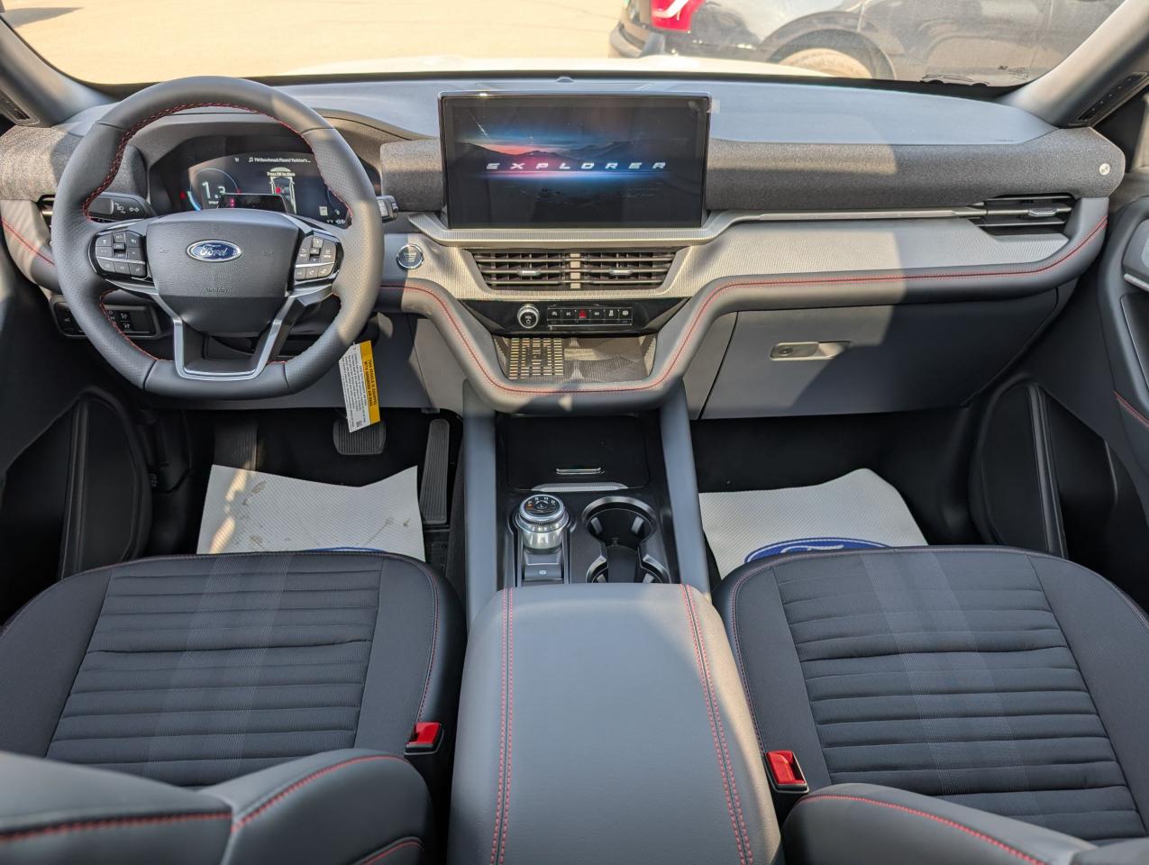 2025 Ford Explorer ST-Line Photo5