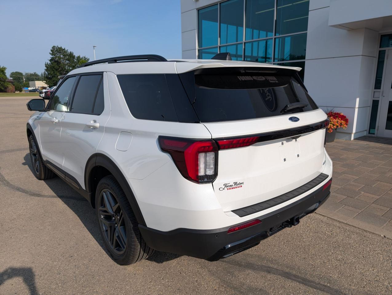 2025 Ford Explorer ST-Line Photo5