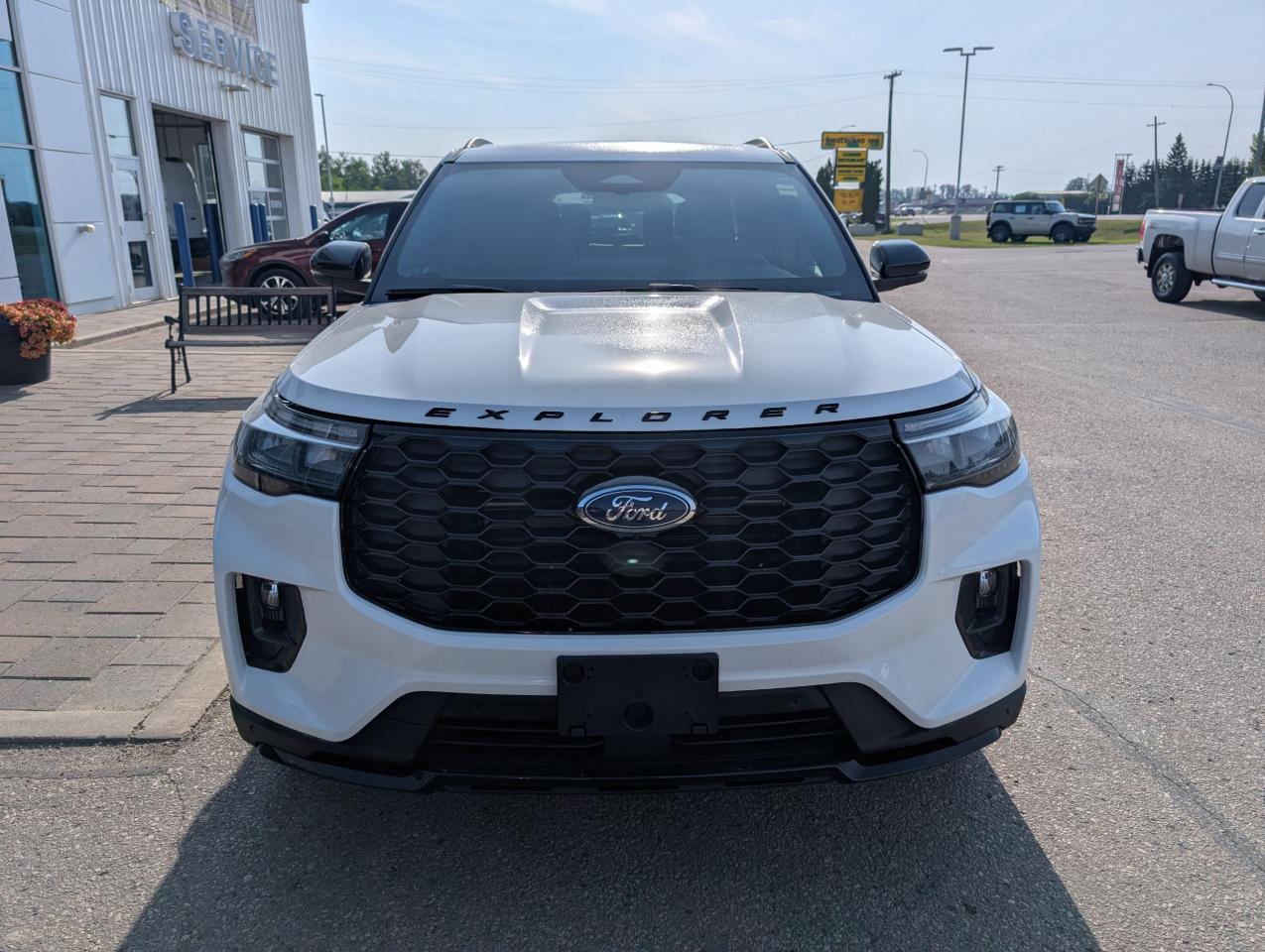 2025 Ford Explorer ST-Line Photo2