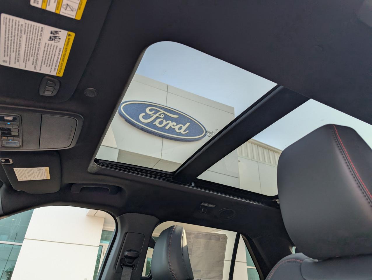 2025 Ford Explorer ST-Line Photo5