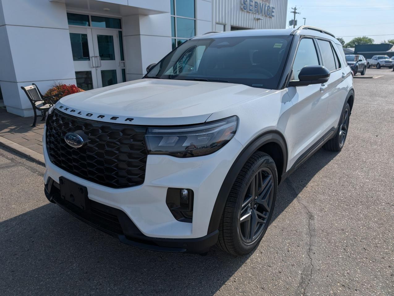 2025 Ford Explorer ST-Line Photo1