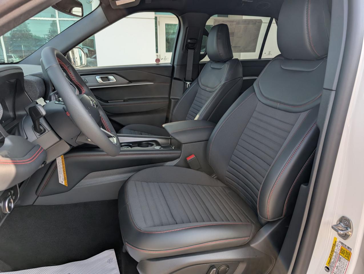 2025 Ford Explorer ST-Line Photo5