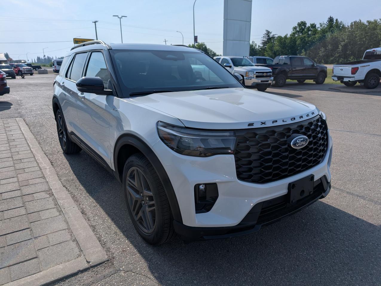 2025 Ford Explorer ST-Line Photo3