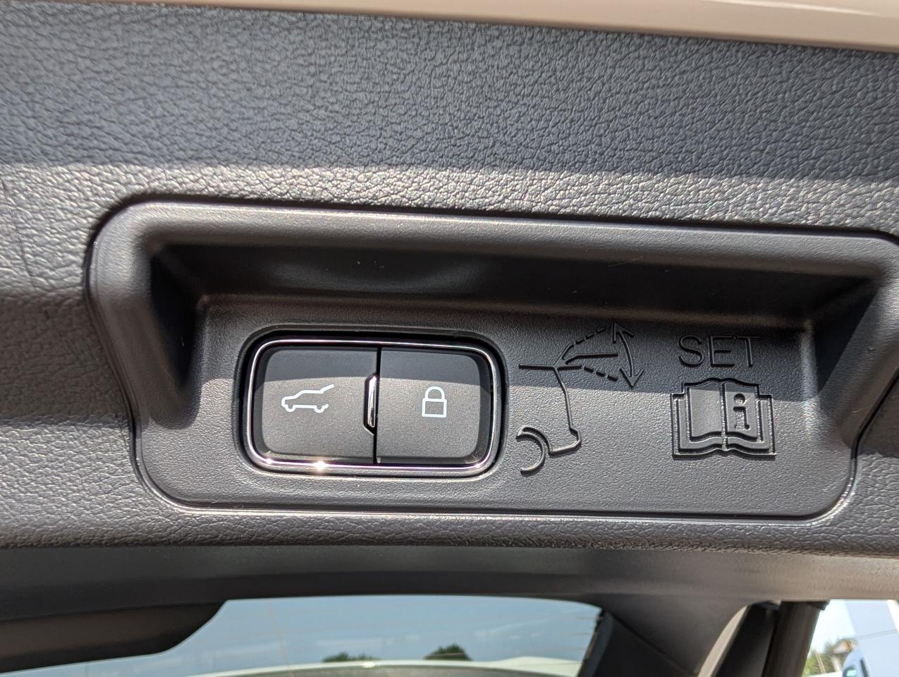 2025 Ford Explorer ST-Line Photo5