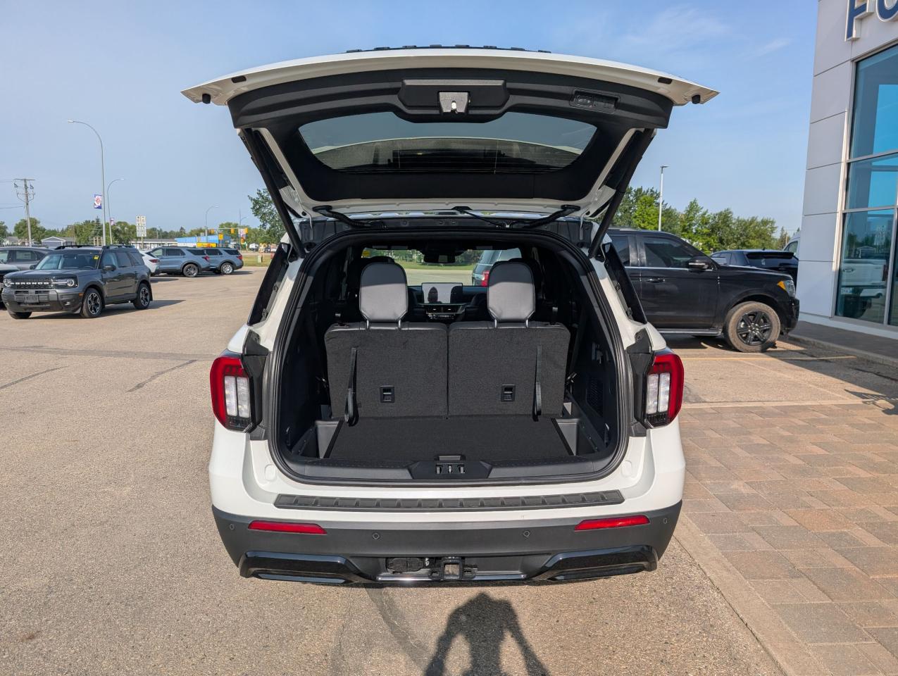 2025 Ford Explorer ST-Line Photo5