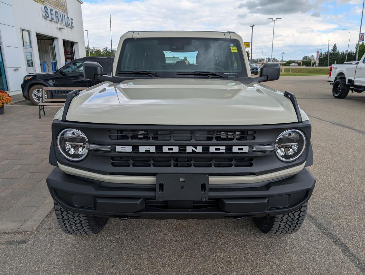 2025 Ford Bronco Base Photo2