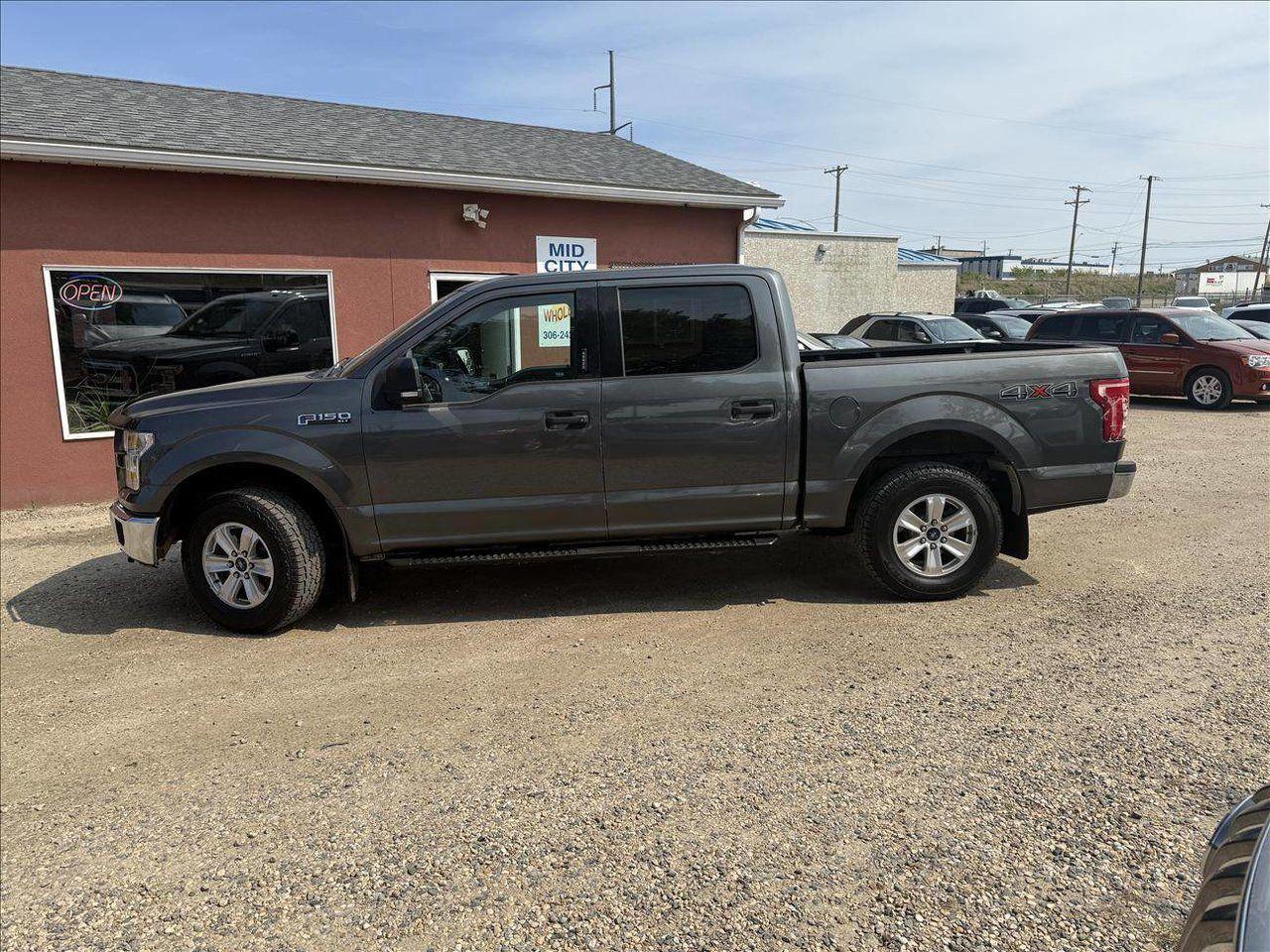 Used 2016 Ford F-150 XLT CREW 4WD 5.0L ON for sale in Saskatoon, SK