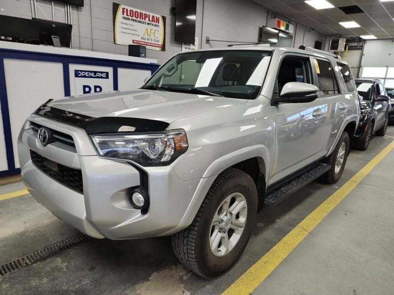 Used 2020 Toyota 4Runner SR5 4WD | Leather | Sunroof | Nav | 3rd Row Seats | Heated Seats | Rear Camera | Bluetooth & More ! for sale in Guelph, ON