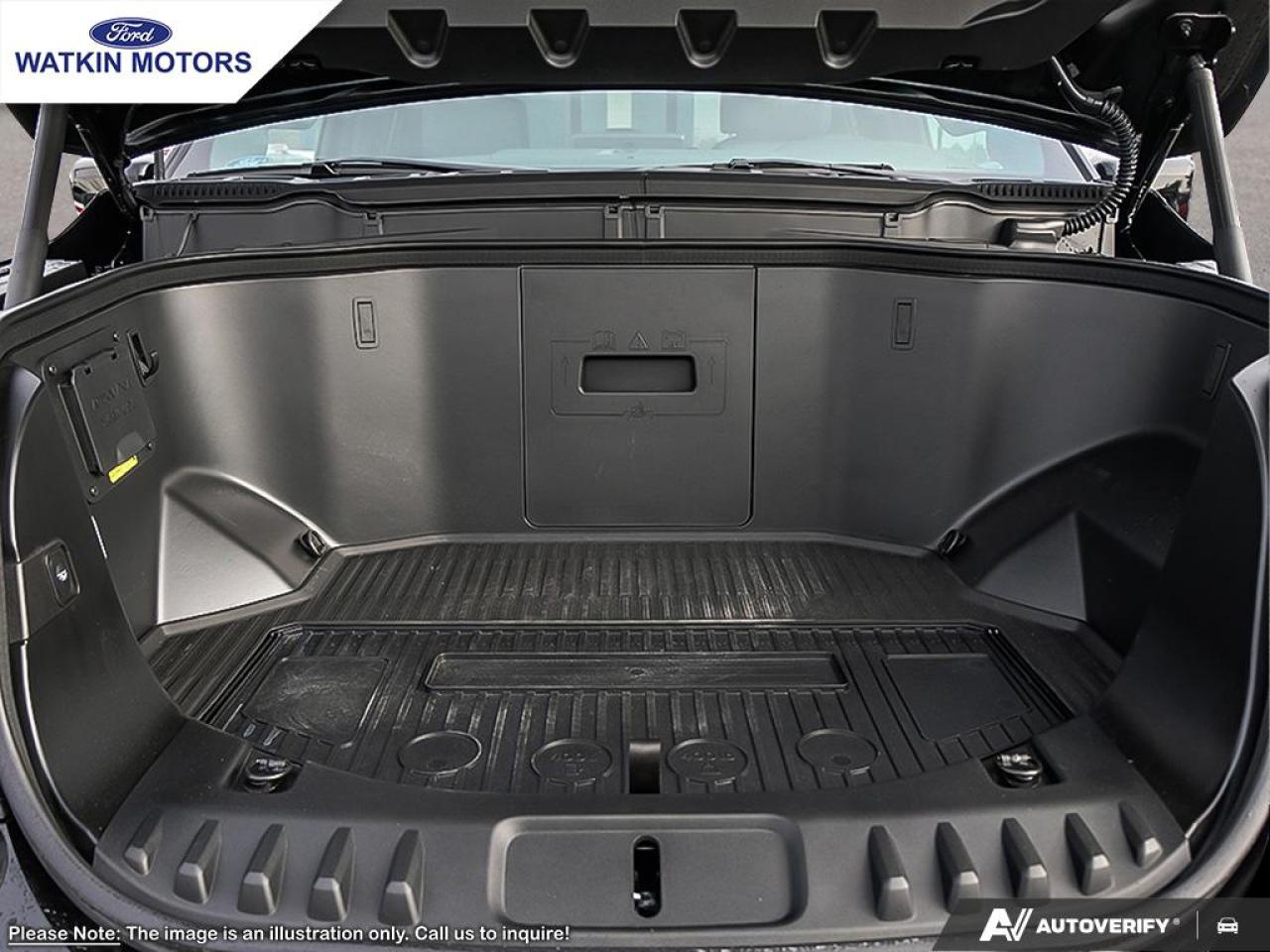 2025 Ford F-150 Lightning Flash Photo5