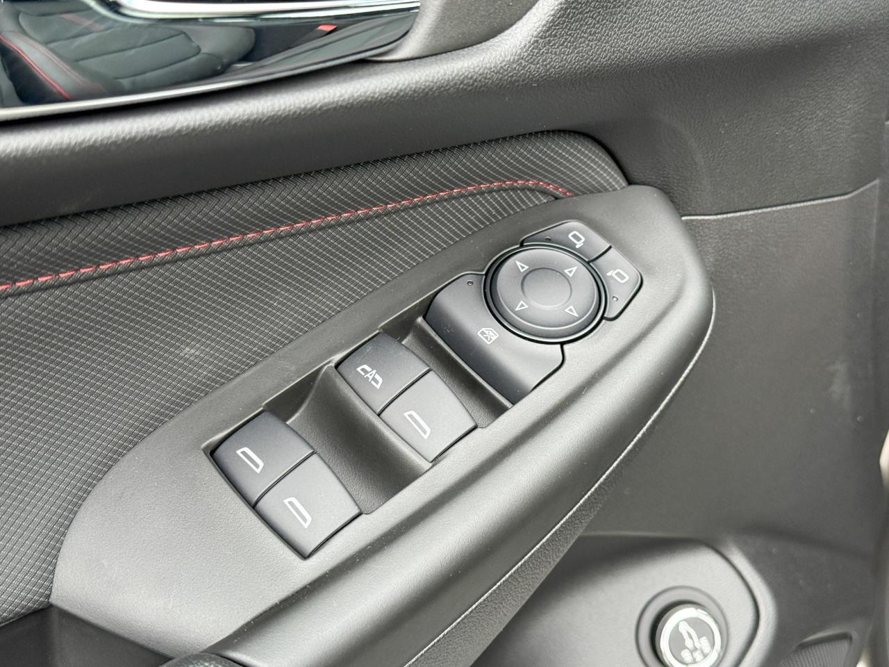 2026 Chevrolet TrailBlazer RS 1.3L 3 CYL WITH REMOTE START/ENTRY, HEATED SEATS, HEATED STEERING WHEEL, HD REAR VISION CAMERA, APPL Photo