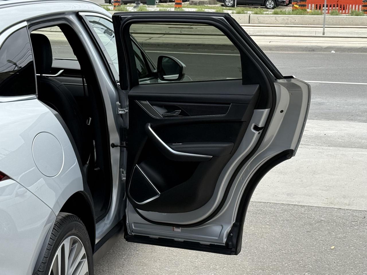 2021 Jaguar F-PACE P340S | MERIDIAN | PANO | LOADED - Photo #31